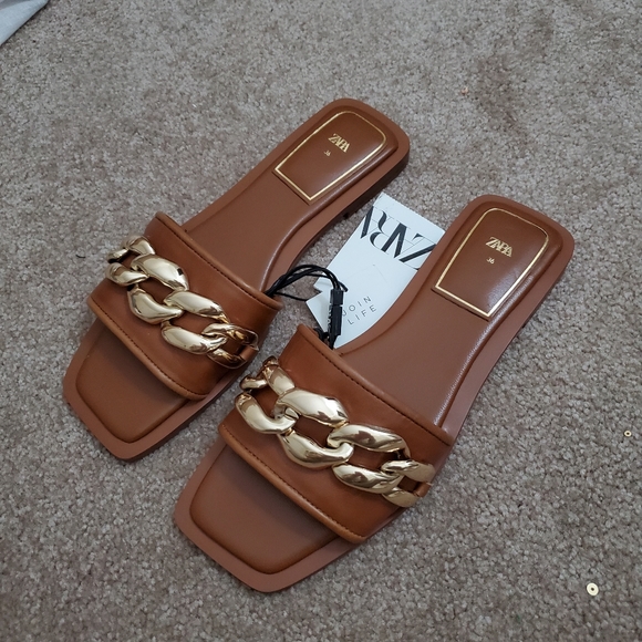 Zara* Flat Leather Sandal with Chunky Chain - Picture 5 of 6